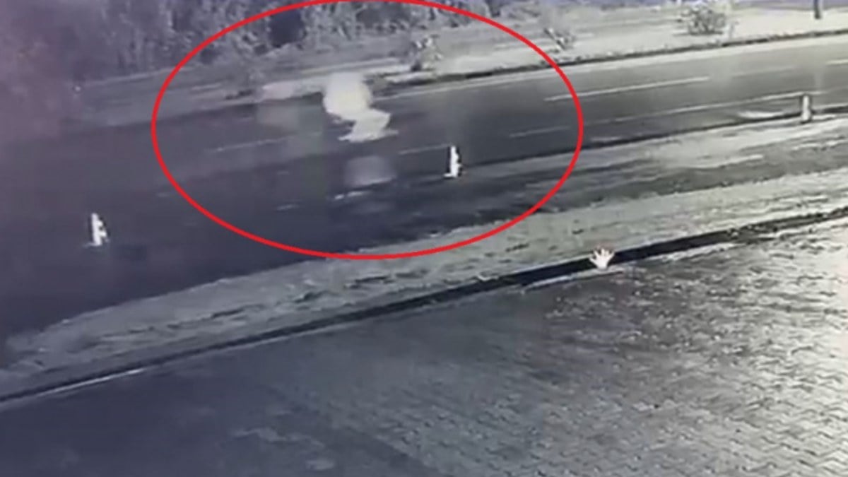 Samsun’da motosikletin çalındığı anlar kameraya yansıdı