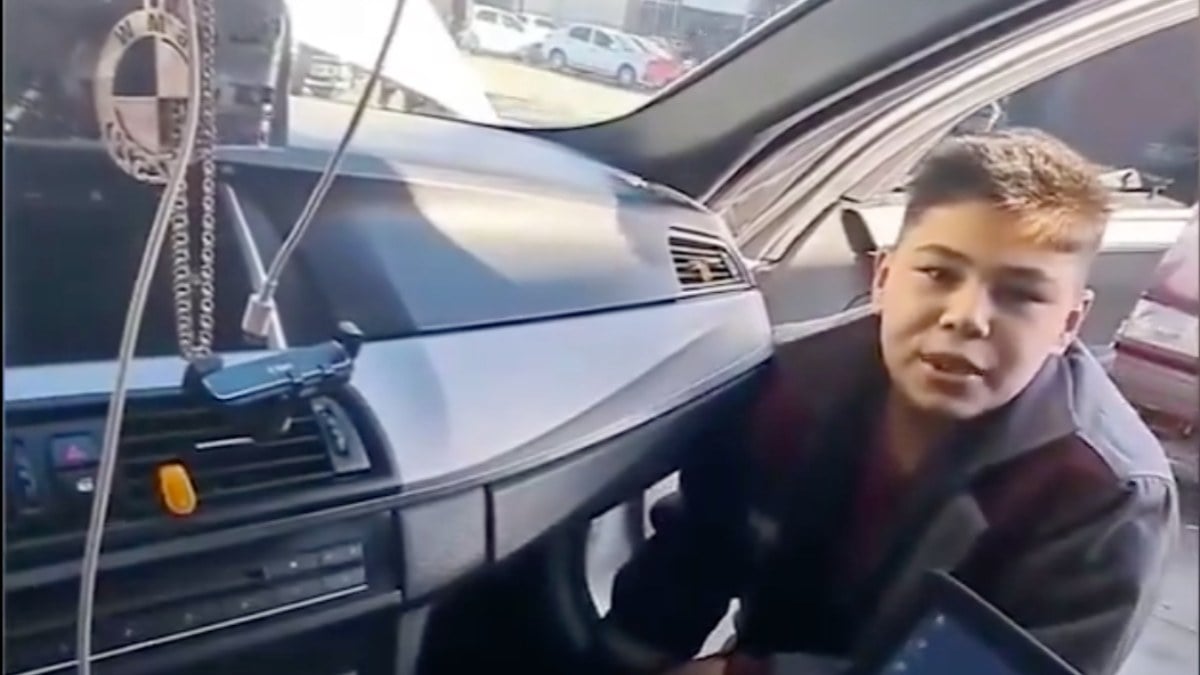 Sanayide çalışan çocuk öğretmenlere seslendi! O sözler sosyal medyayı salladı…