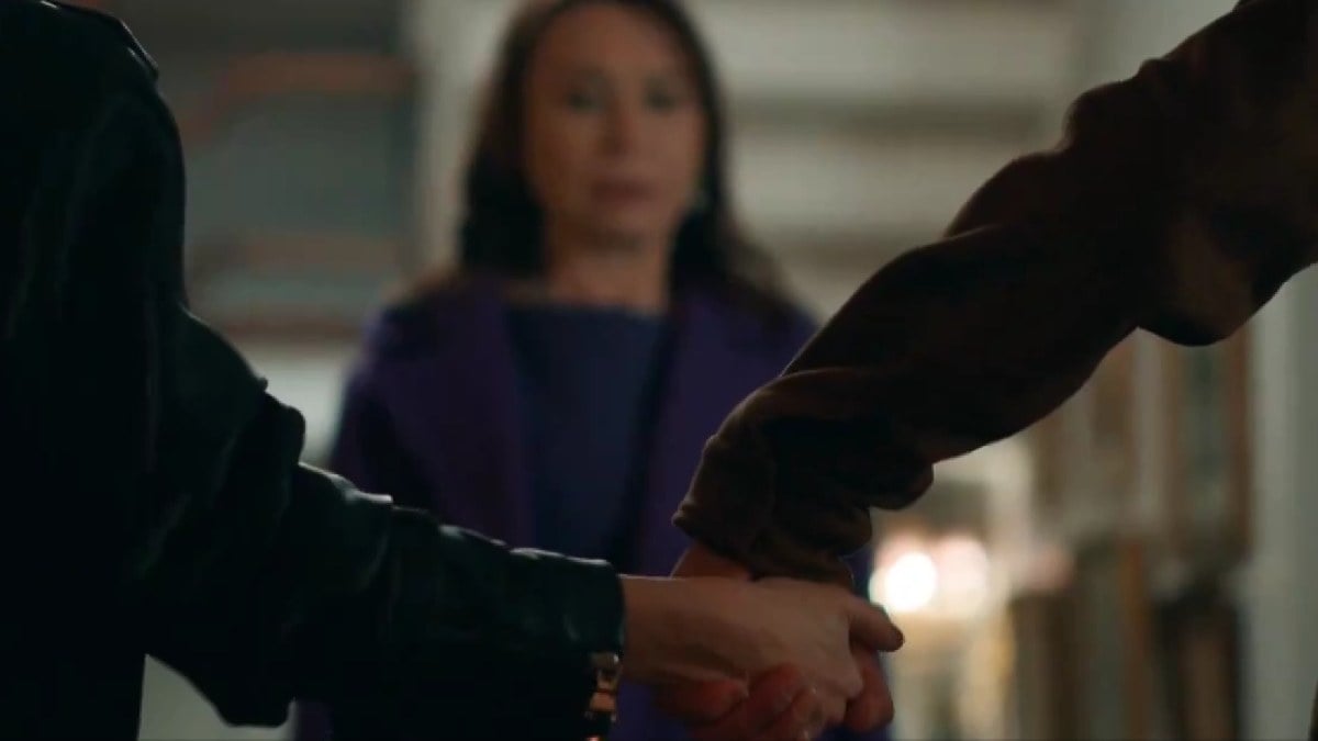 Sandık Kokusu’nda skandal! Filiz’in kızı Irmak’ın sırrı çözüldü: Meğer üvey babasıyla…