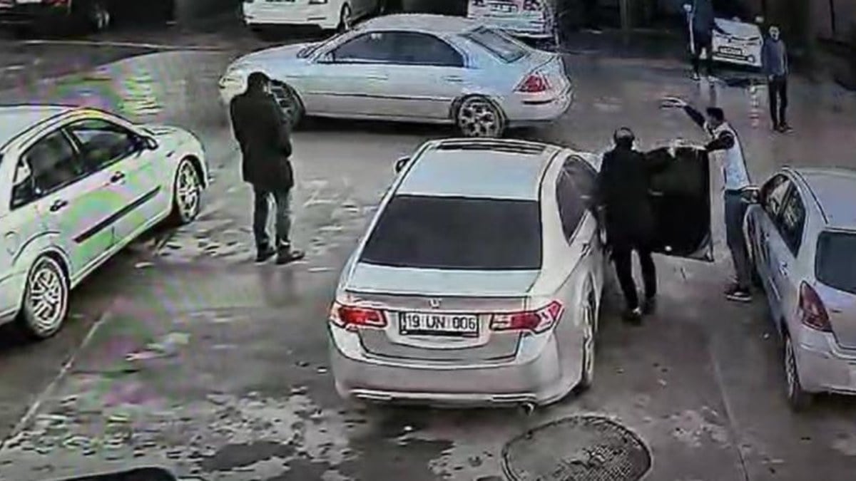 Saniye saniye kamerada: Çorum’da akaryakıt istasyonunda silahlı saldırı!