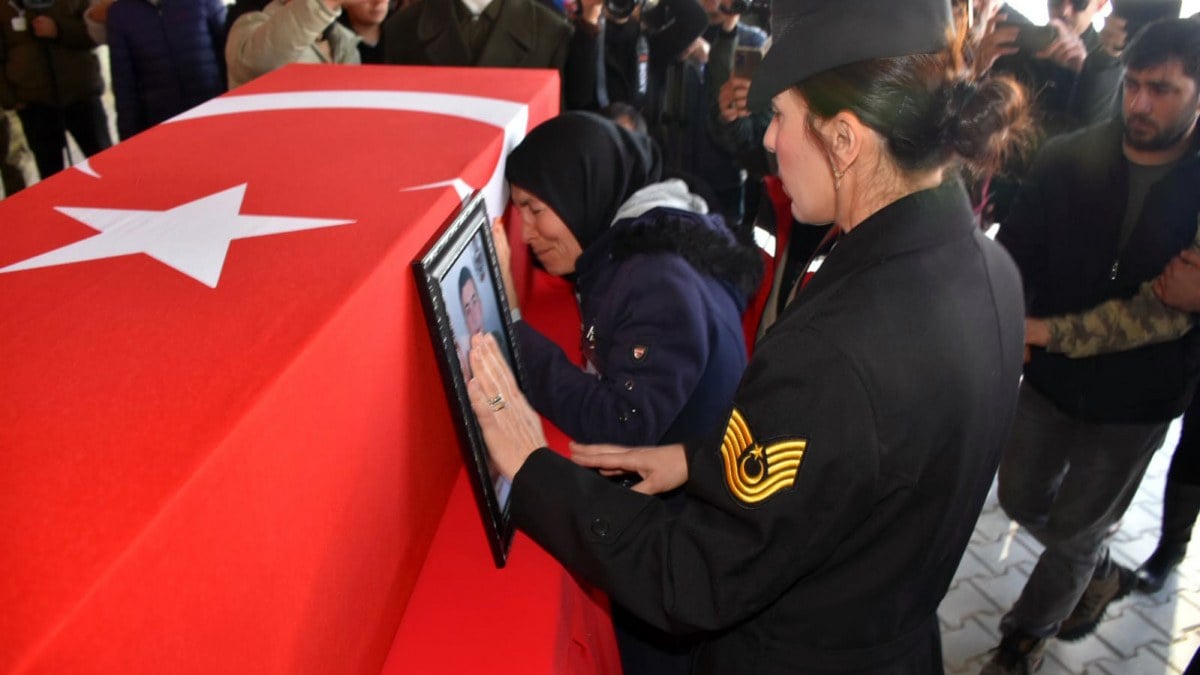 Şehit Piyade Kemal Batur son yolculuğuna uğurlandı: Cenazede yürek burkan anlar yaşandı…