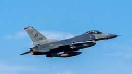 Son 1 yılda 3’üncü kaza: ABD’nin Güney Kore’deki F-16’sı denize düştü