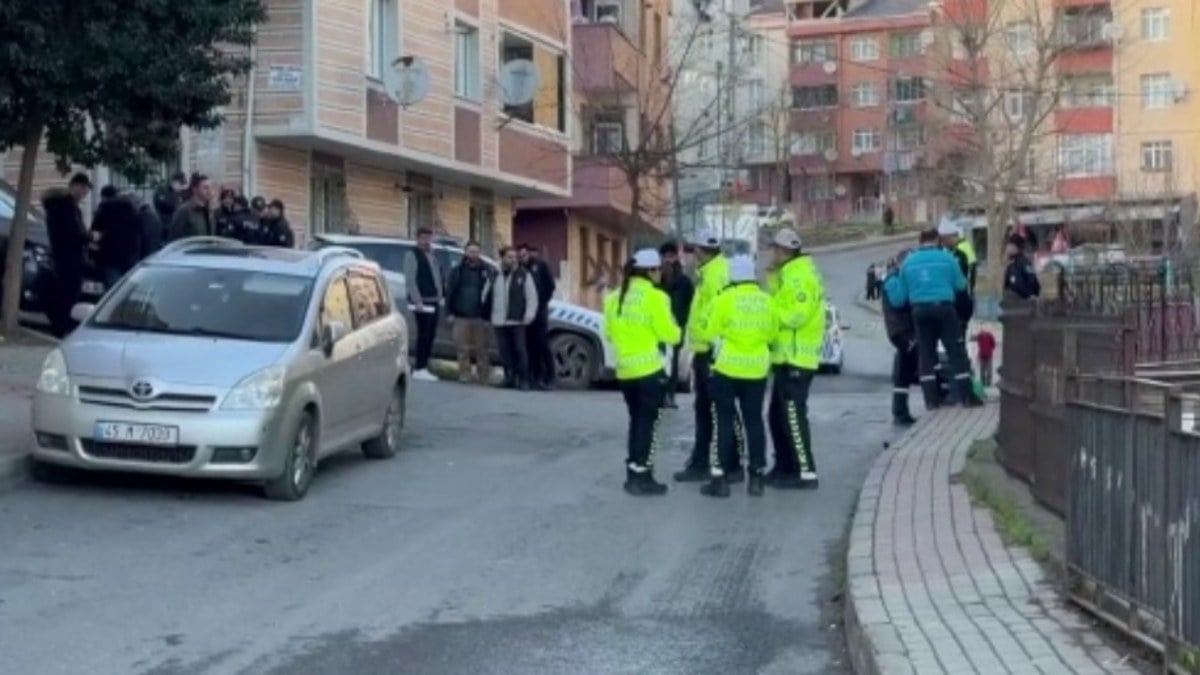 Sultangazi’de park halindeyken freni boşalan minibüsün çarptığı çocuk öldü
