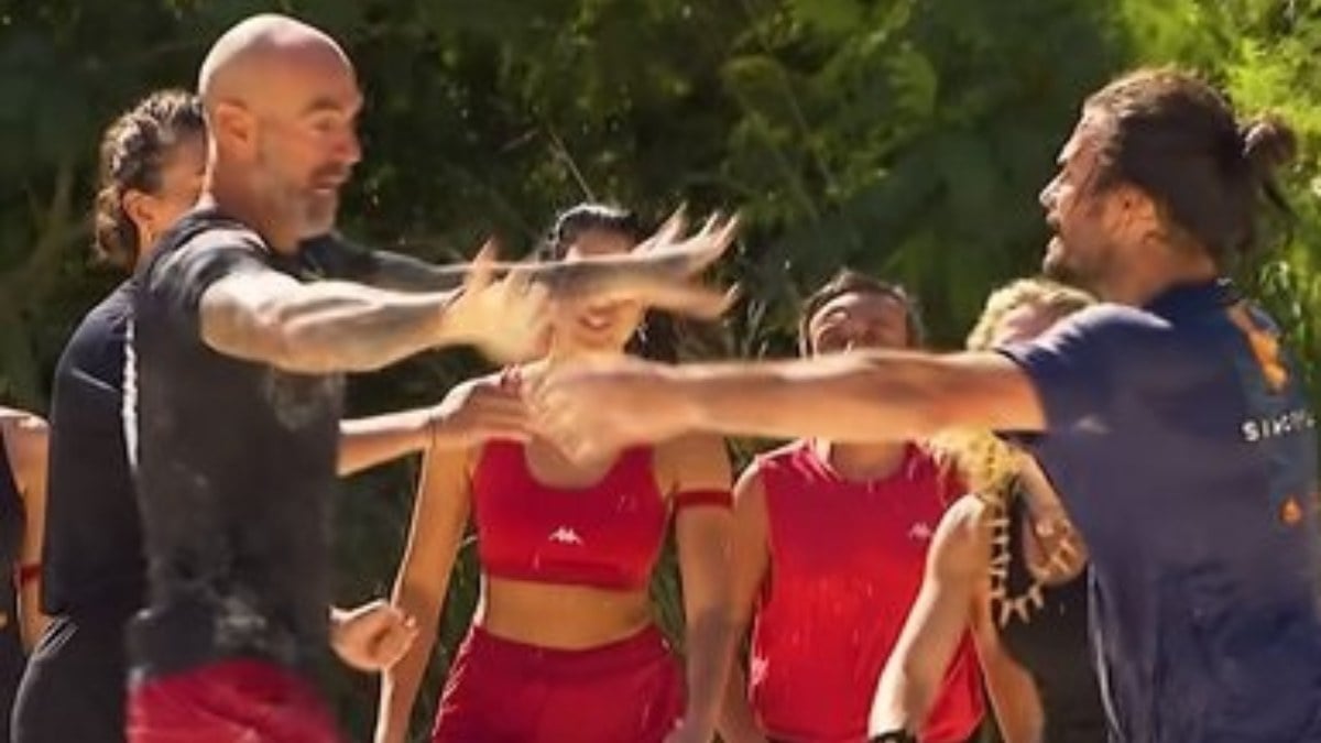 Survivor’da ilk diskalifiye! Acun kavgayı zor ayırdı…”Senin ağzını kırarım!”