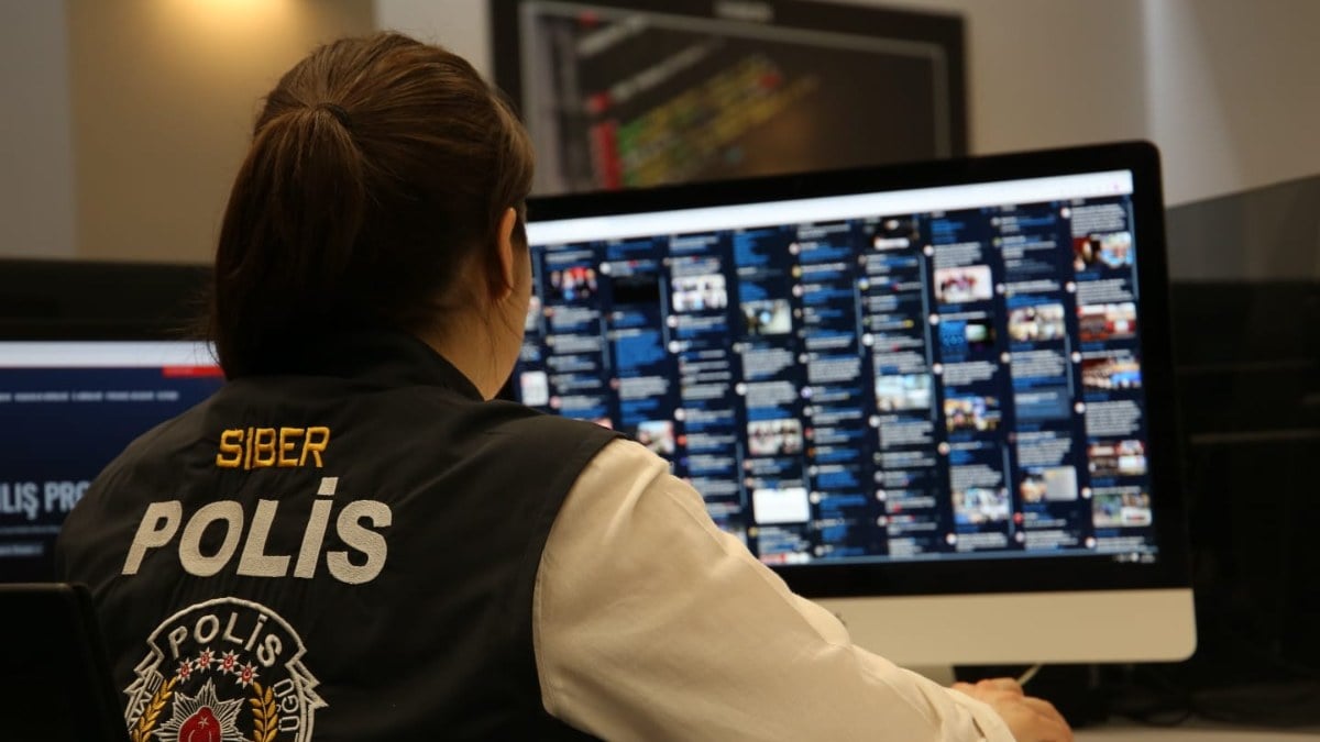 Terör propagandasına af yok! Ali Yerlikaya duyurdu: Şüpheliler yakalandı…