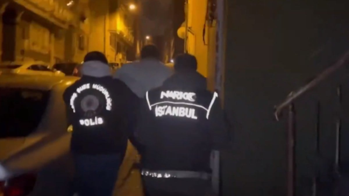 Uyuşturucu satıcılarına göz açtırılmıyor! Operasyonun adı: Narkogüç-44