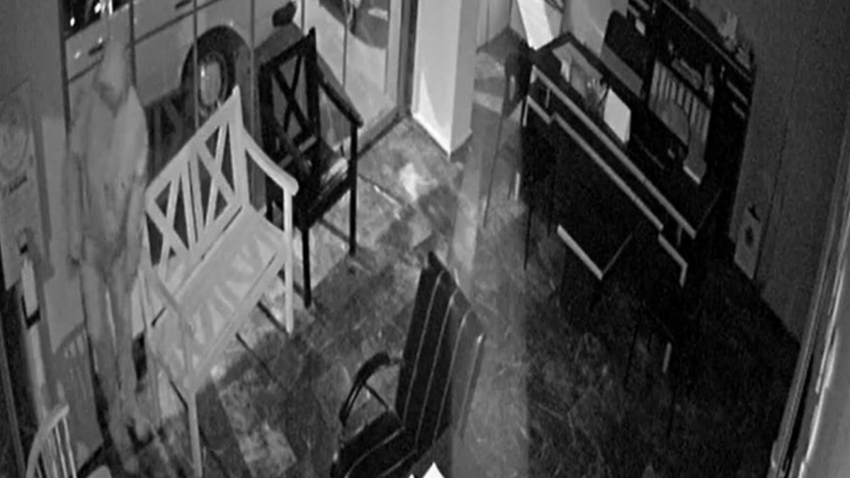 Yalova’da lüks aracın çalındığı anlar kameraya yansıdı