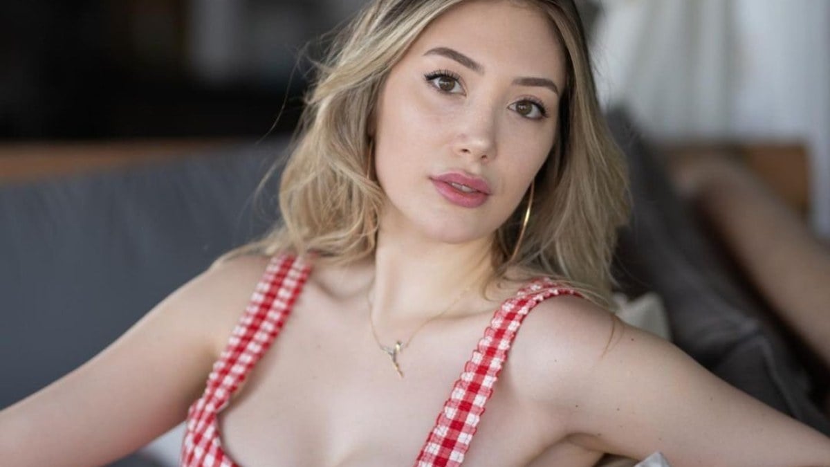 Yasmin Erbil ayna pozlarıyla beğeni topladı! Takipçileri mest oldu…