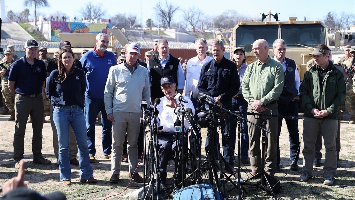 ABD’de sınır kriz büyüyor: 14 eyalet valisi Biden’a karşı gövde gösterisi yaptı