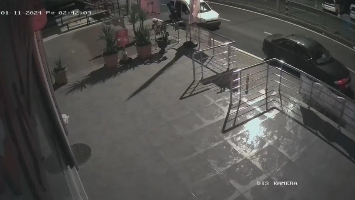 Adana’da düz kontak yapamadığı motosikleti aracına yükleyerek çaldı