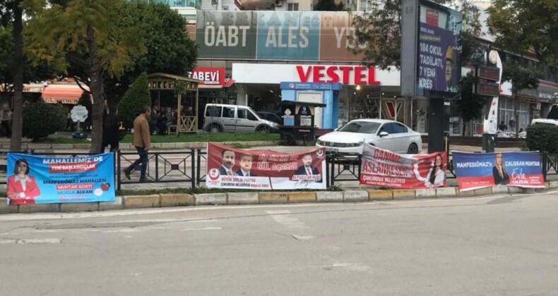 Adana’da seçim yarışı çevre kirliliğine döndü! İşte o kareler