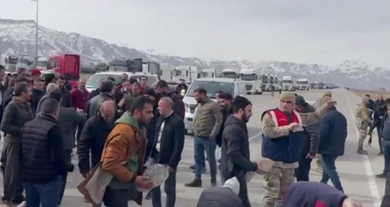 Ağrı’da İran sınırında 30 kilometre tır kuyruğu… Şoförler isyan etti!