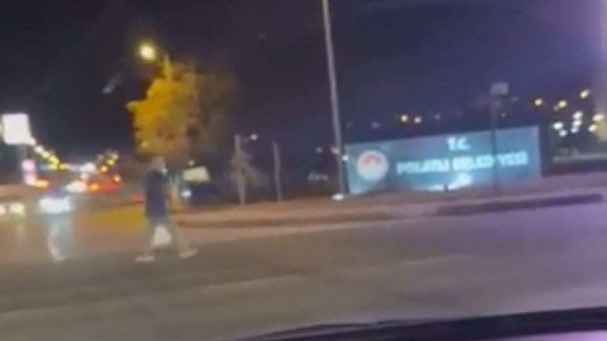 Ankara’da karşıdan karşıya geçmeye çalışırken tır çarpan adam hayatını kaybetti