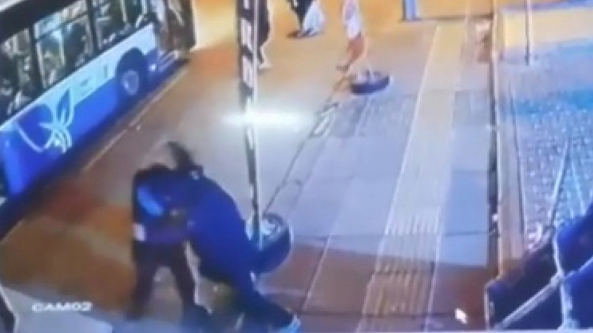 Ankara’da otobüste tartıştı, indikten sonra bıçaklanarak ağır yaralandı