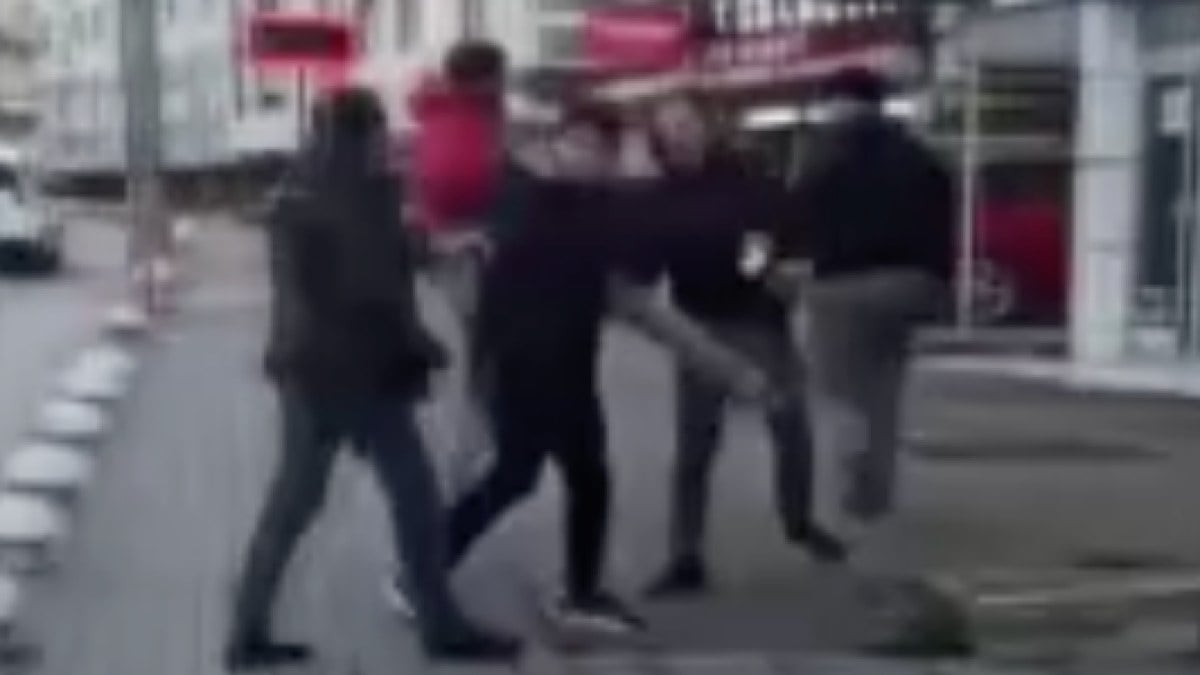 Ankara’da telefon bayisindeki kavga görüntülendi