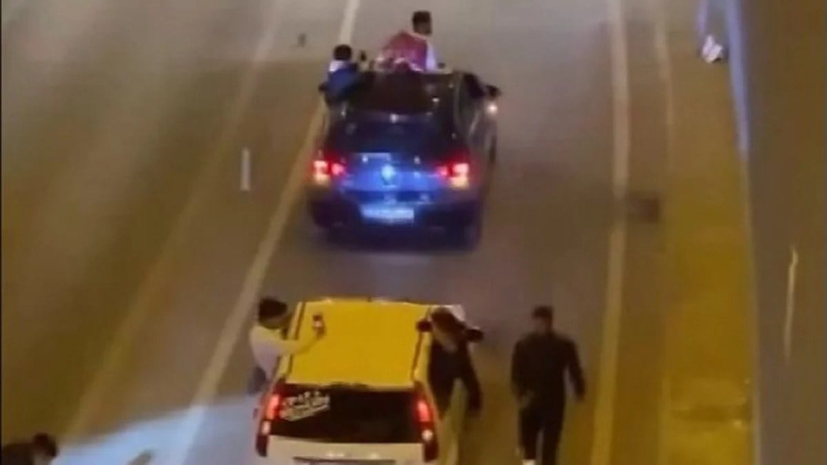 Antalya’da asker uğurlaması… Yolu trafiğe kapatı