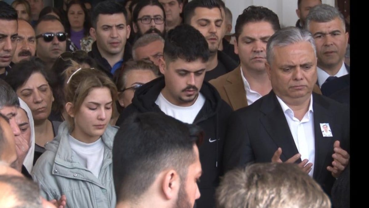 Antalya’da mesai arkadaşının öldürdüğü zabıta defnedildi: Kızı gözyaşlarına boğuldu