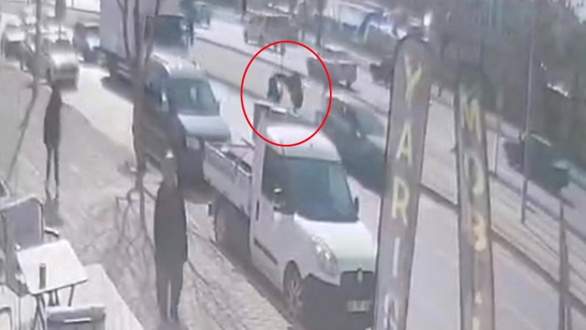 Antalya’da yaya geçidinde otomobil çarptı: 1 ölü