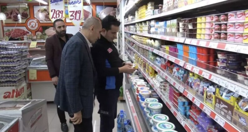 Avcılar’da market denetiminde son tüketim tarihi geçmiş ürünler bulundu