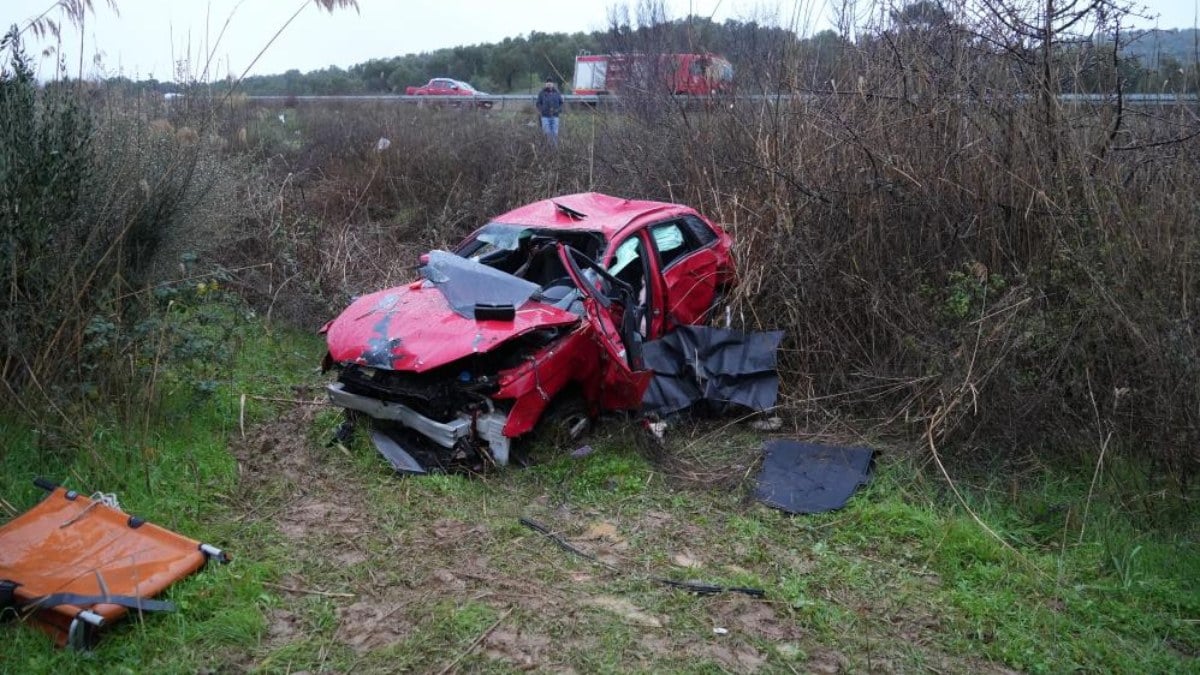 Balıkesir’de takla atan otomobil şarampole uçtu: 1 ölü