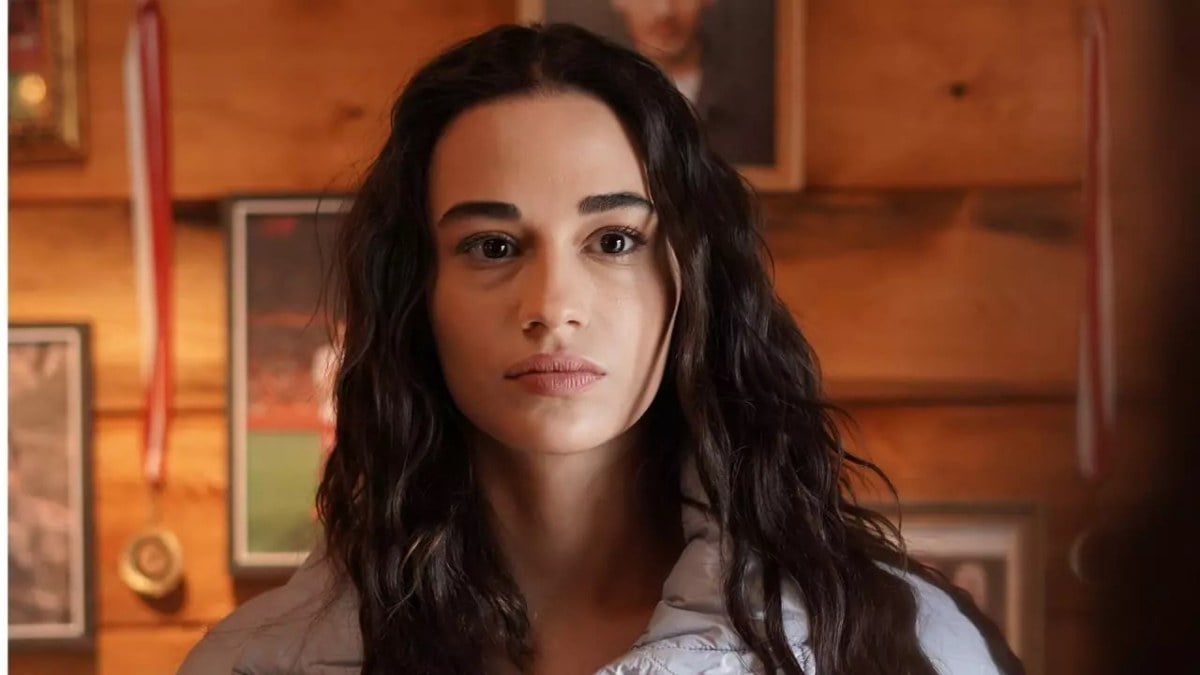 Bir Sevdadır’ın Yeşil’i endamını gösterdi, zarafeti mest etti! “Kuğu kadın”