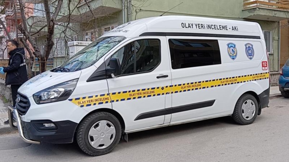 Çorum’da 17 yaşındaki genç sokakta yürürken bıçaklı saldırıya uğradı