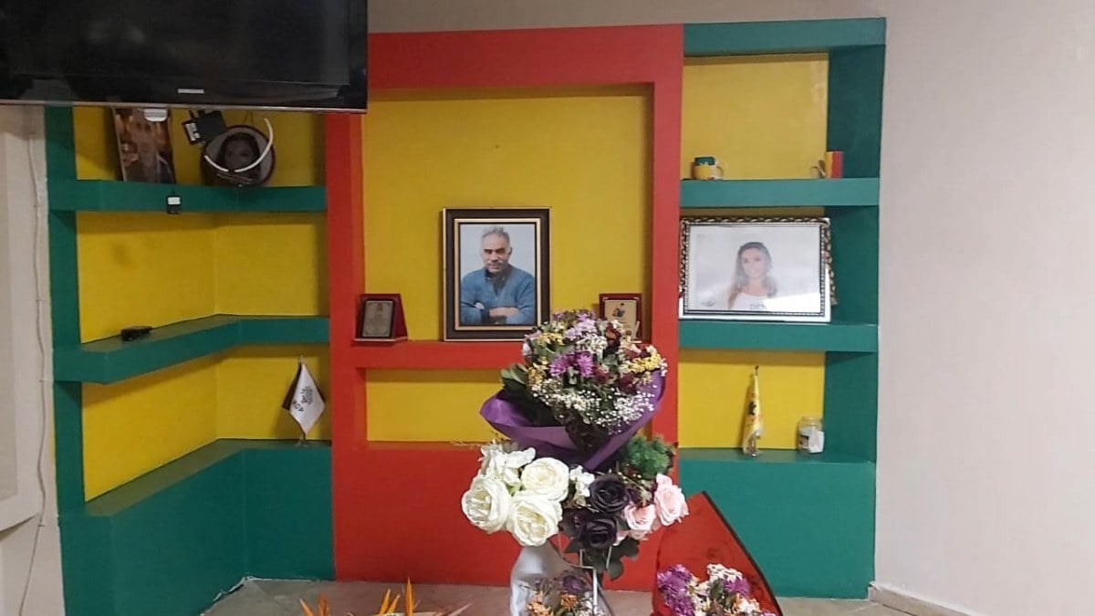 DEM Parti Esenyurt’taki ilçe binasına operasyon: 2 gözaltı