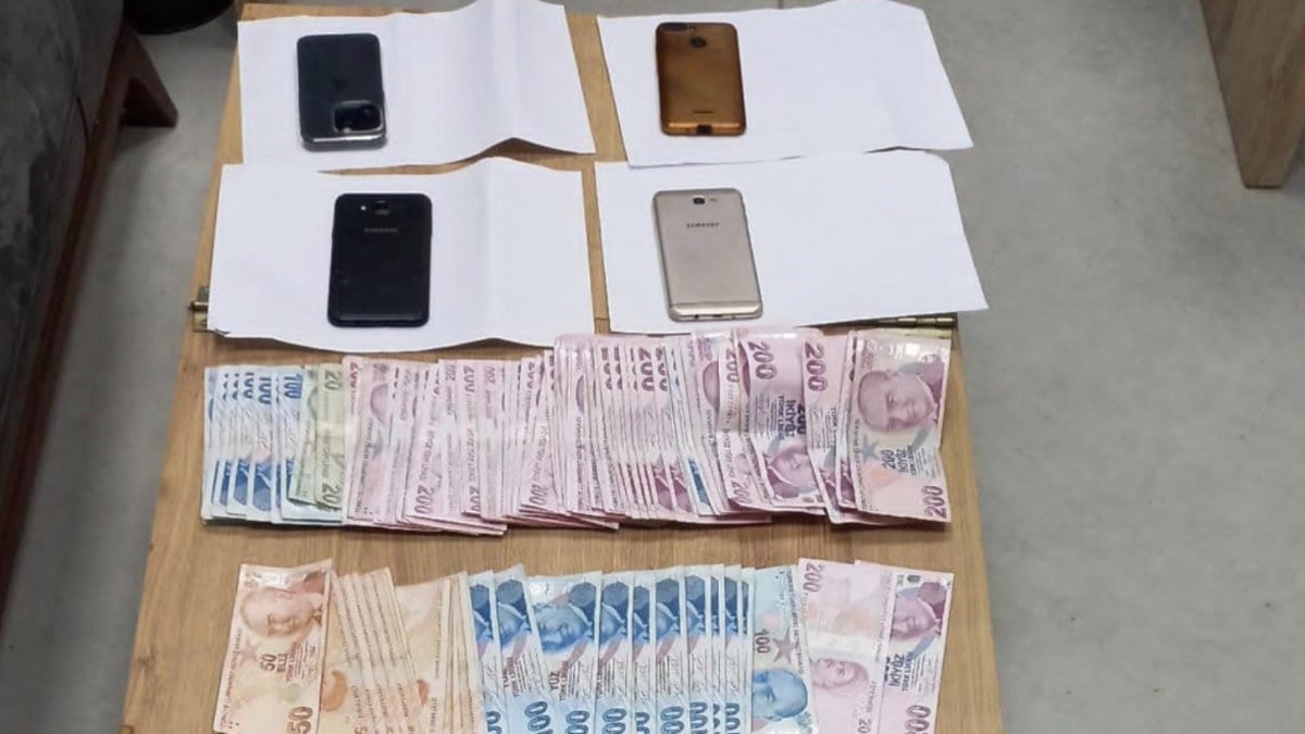 Denizli’de eşcinsel ilişki vaadiyle gasbettiler: Yakalandılar