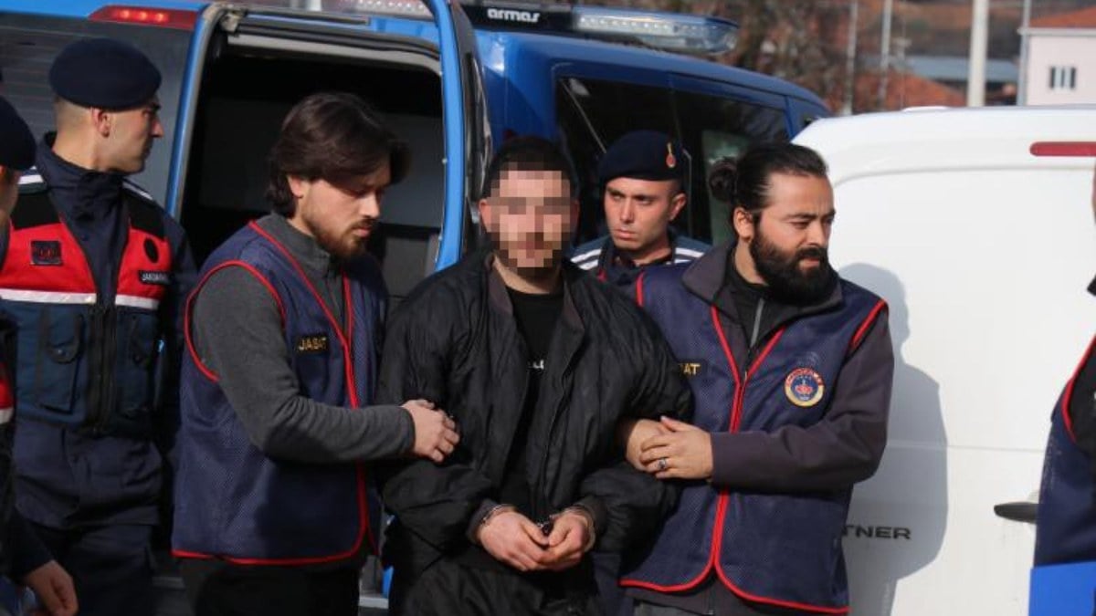 Denizli’de komşu cinayeti: Fotoğraftaki o bebek 20 yıl sonra katili oldu