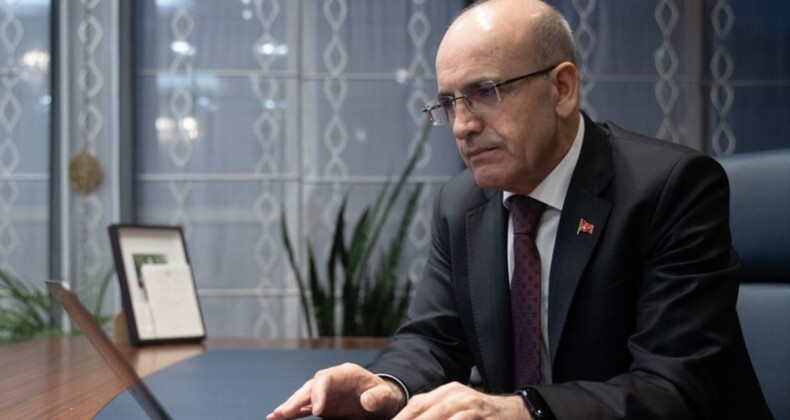 Dış ticaret açığı geriledi! Mehmet Şimşek: Program çalışıyor