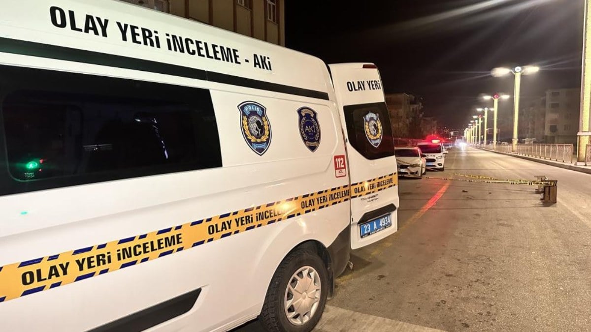 Elazığ’da kıraathaneye silahlı saldırı: 2 kişi yaralandı