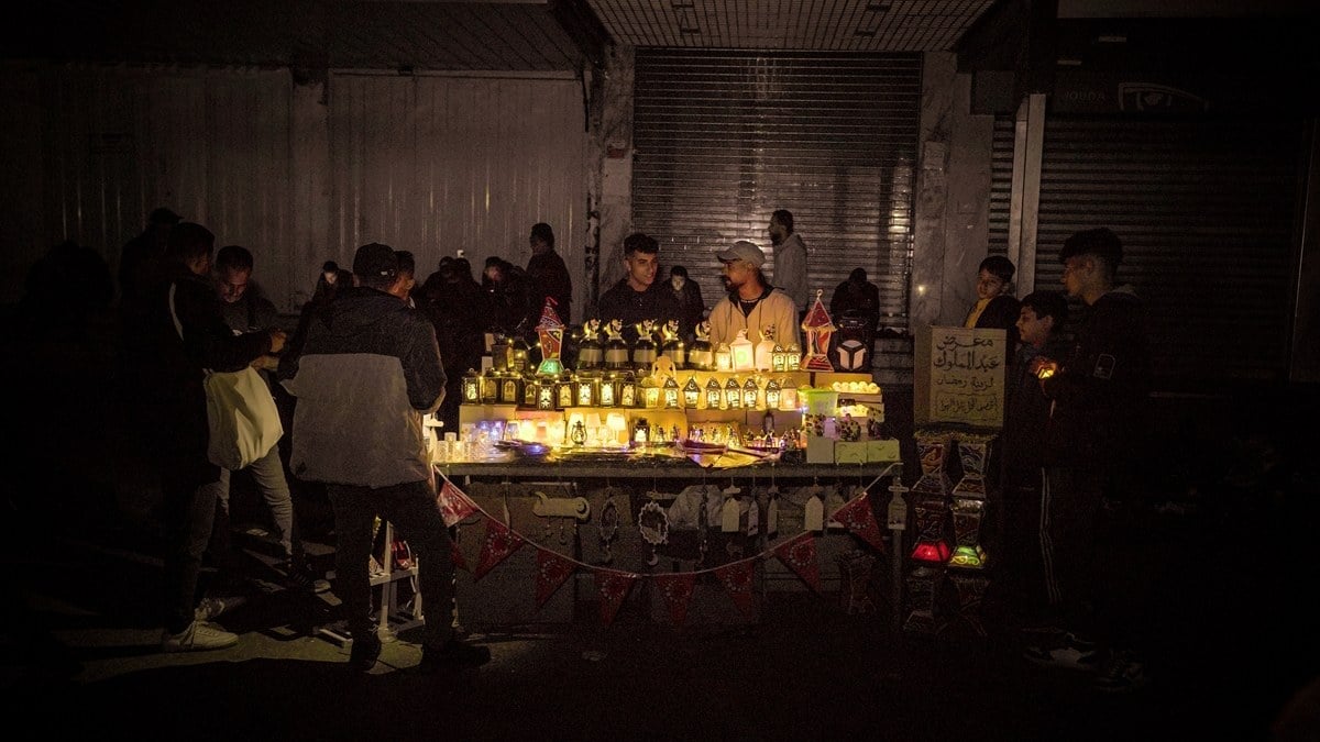 Enkaza dönen Gazze sokaklarında Ramazan hazırlıkları başladı