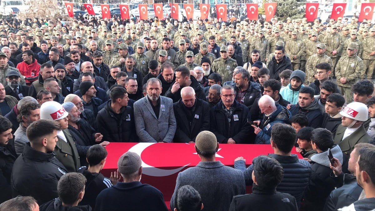 Erzincan şehidini uğurladı: Şehit Salih Ay toprağa verildi