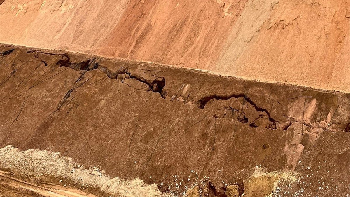 Erzincan’daki heyelanda bilirkişi raporu! Olaydan önce çekilen çatlak fotoğrafları ortaya çıktı