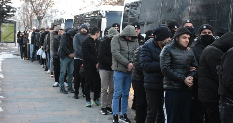 Erzurum merkezli “Sibergöz-20” operasyonunda 65 kişi tutuklandı