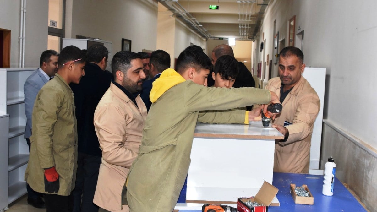 Fabrika gibi okul! Bitlis’teki meslek lisesi öğrencilerinden milyonluk üretim
