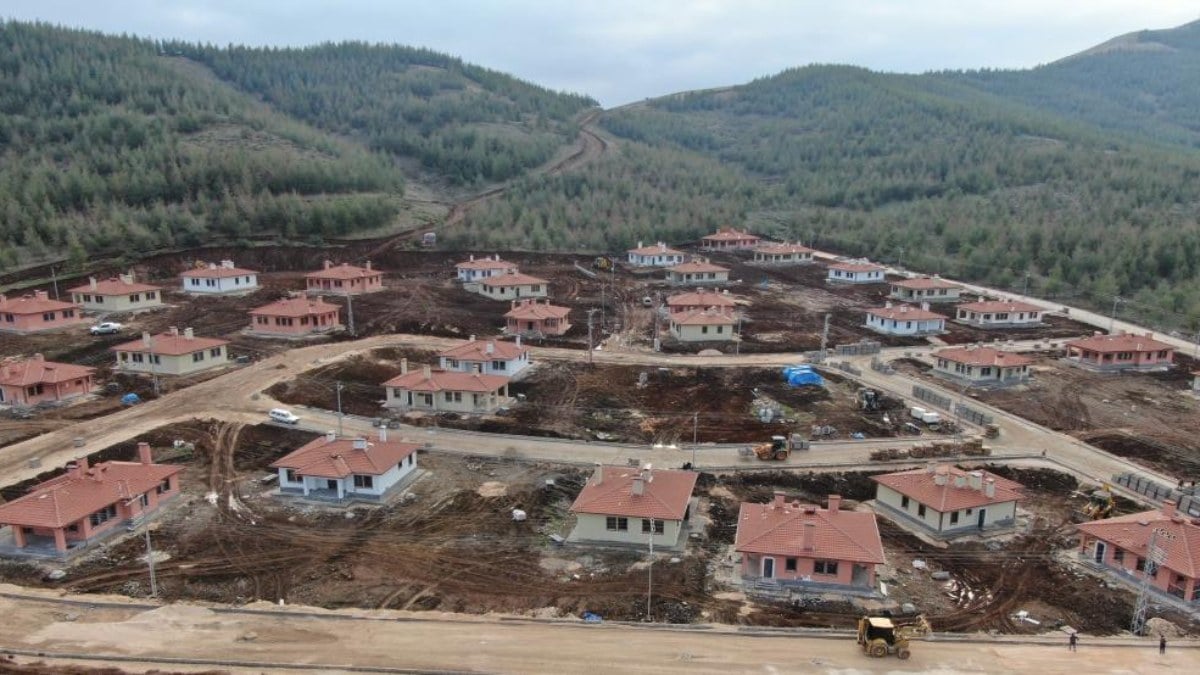 Gaziantep’te deprem sonrası yapılan köy evleri 4 Şubat’ta teslim ediliyor