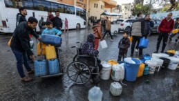 Gazze’de hayatta kalma mücadelesi! Temiz suya erişim zorlaşıyor…