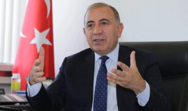 Gürsel Tekin: Bunlar değişimci değil çürümüş adamlar