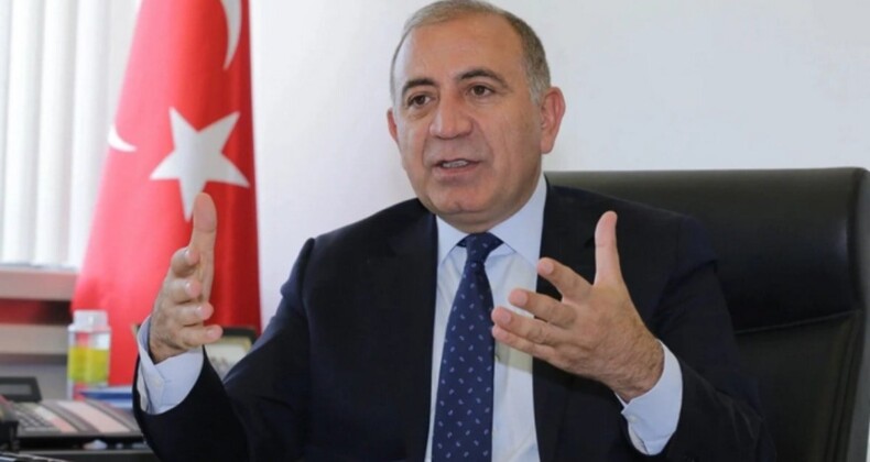 Gürsel Tekin: Bunlar değişimci değil çürümüş adamlar