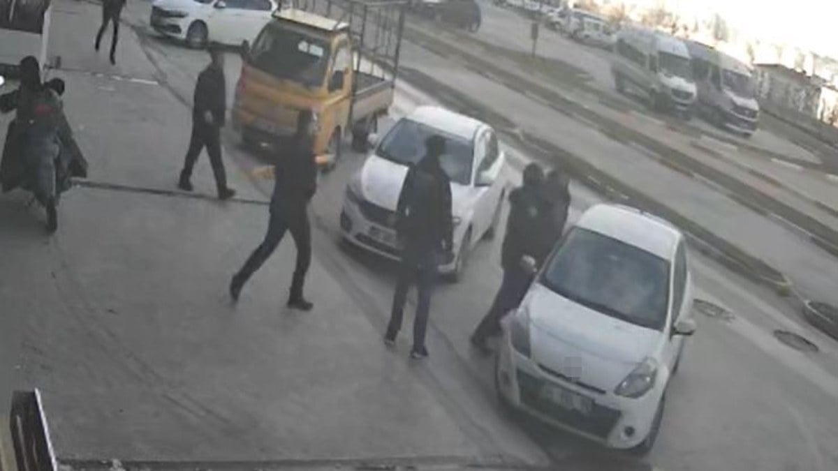 İstanbul Esenyurt’ta polisten kaçan şahsı izinde olan bekçi yakaladı