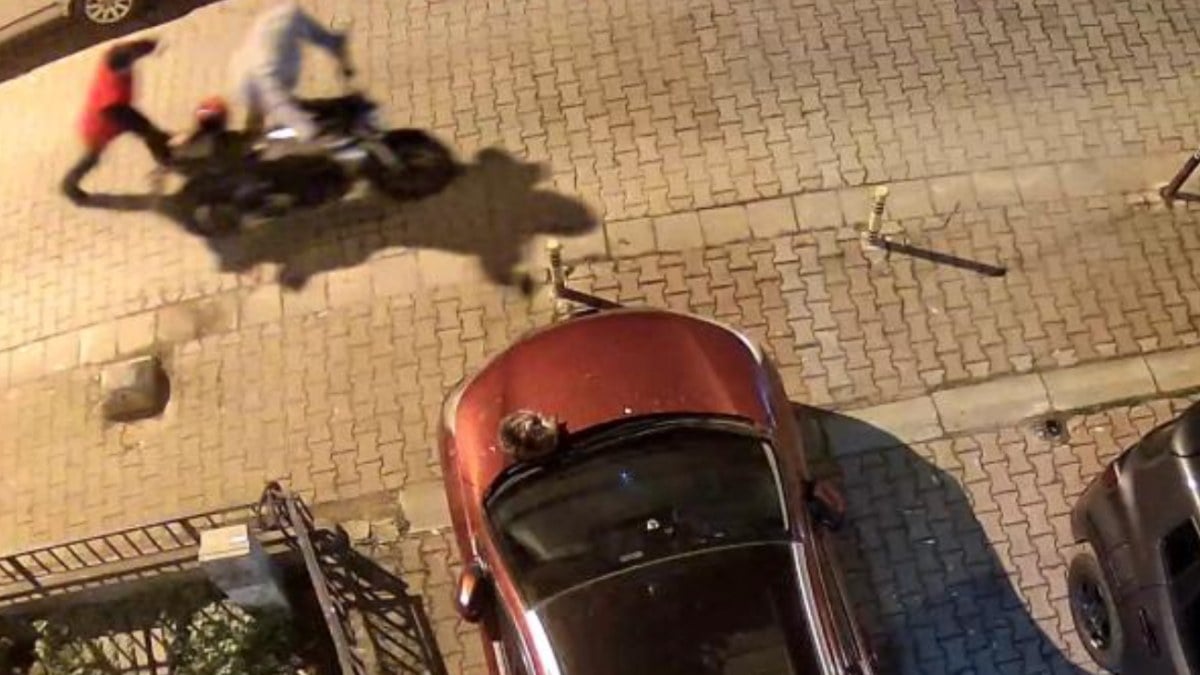 İstanbul’da 250 bin TL’lik motosiklet hırsızlığı kameralara yansıdı
