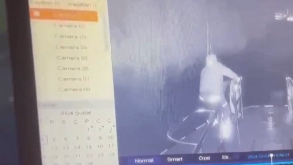 İstanbul’da hayatını kaybeden kılavuz kaptanın düştüğü anlar kamerada