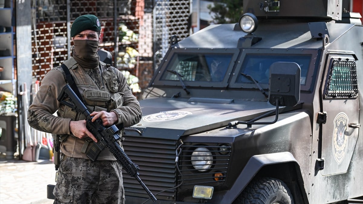 İstanbul’da huzur uygulaması! Polis helikopterine lazer tutunca rekor ceza kesildi