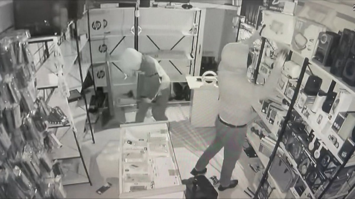 İstanbul’da laptop hırsızlığı: 350 bin TL’lik ürün çaldılar