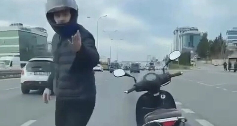 İstanbul’da motosikletli magandalar bebekli ailenin aracına saldırdı