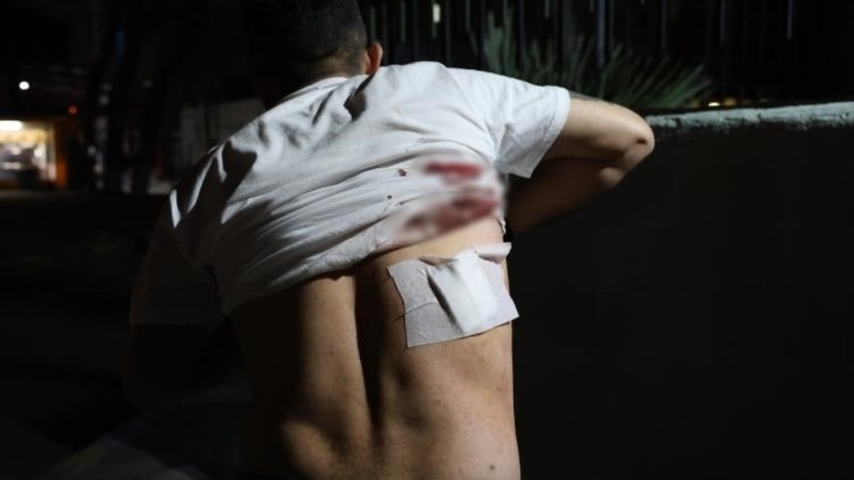 İzmir’de ‘aracımı kapattım’ diyen taksiciyi bıçakladı! Saldırgan tutuklandı