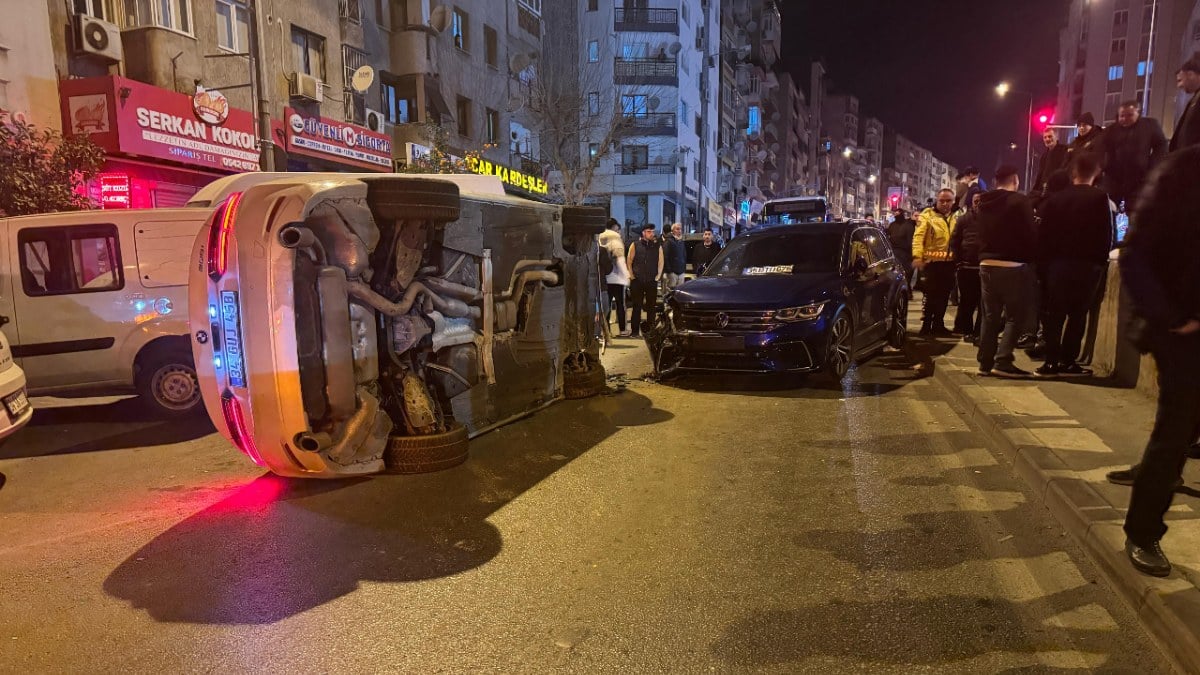 İzmir’de sosyal medya için video çeken sürücü kazayı kaydetti: O anlar