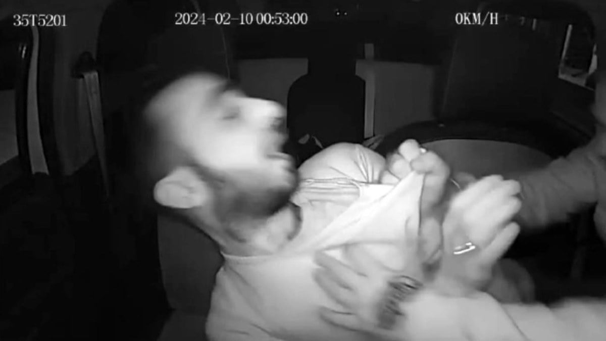 İzmir’de taksi şoförüne kadın yolcu nedeniyle saldırı