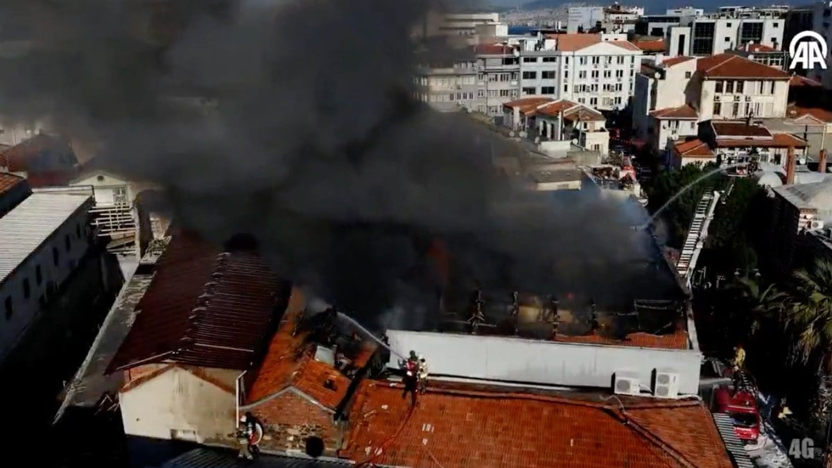 İzmir’deki Kemeraltı Çarşısı’nda yangın çıktı